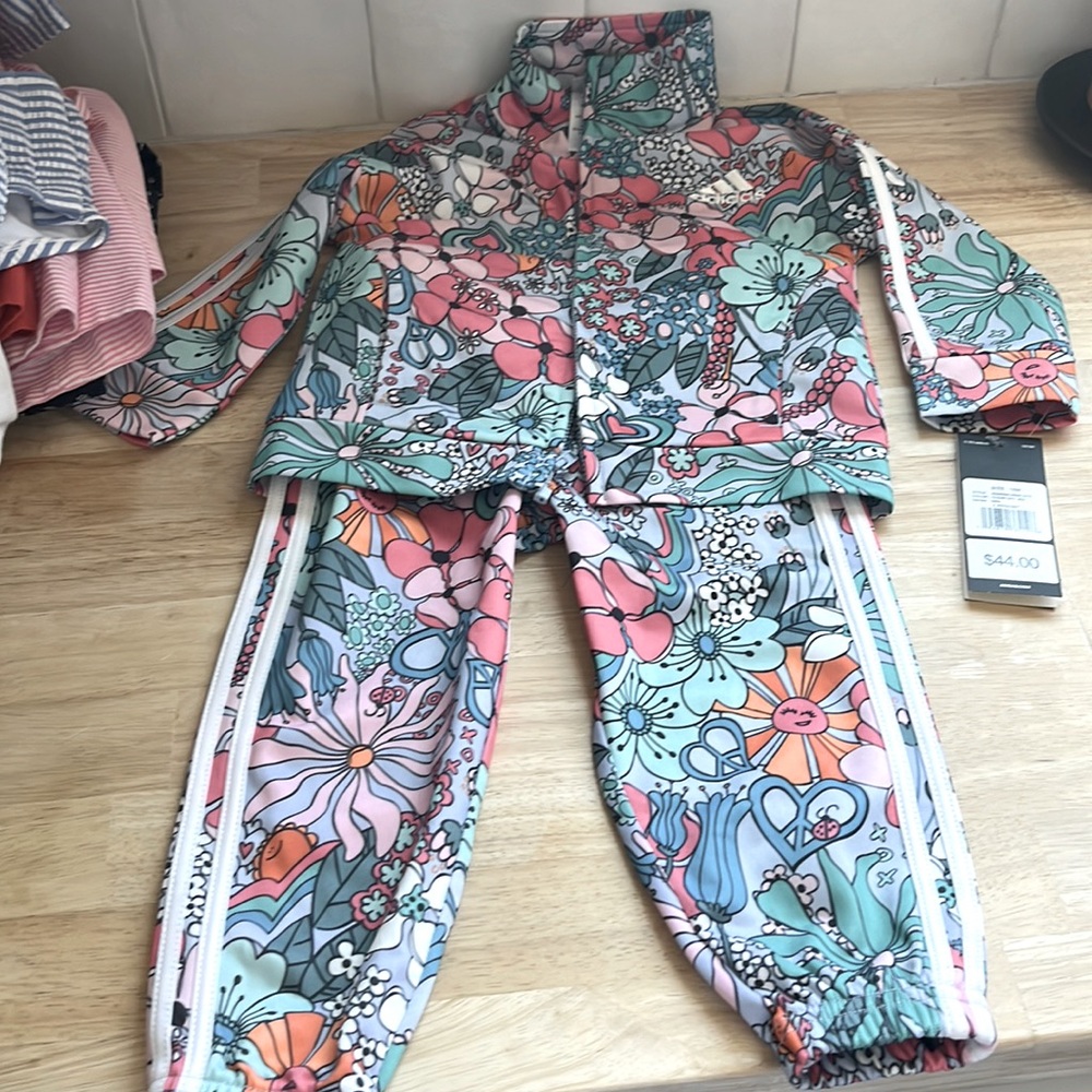 Adidas baby track suite, 18M, new with tags